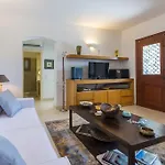 Blueros Luxury Megas Gialos - Nites