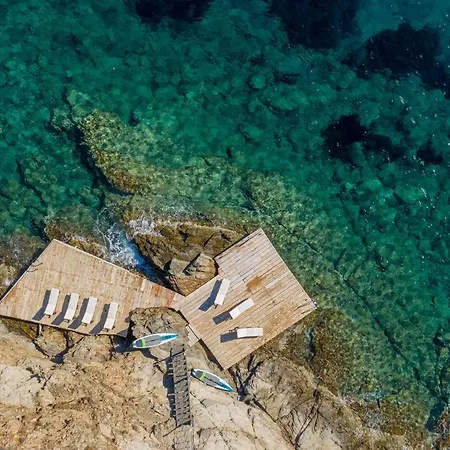 Blueros - Private 8-bedroom Estate With 100m Infinity Pool & Helipad, Syros וילה *