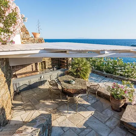Blueros - Private 8-bedroom Estate With 100m Infinity Pool & Helipad, Syros Villa *