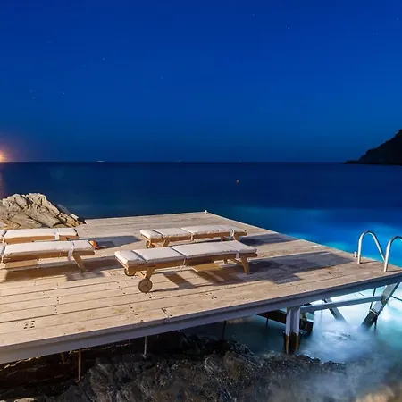 Blueros - Private 8-bedroom Estate With 100m Infinity Pool & Helipad, Syros וילה Mégas Yialós-Nítes