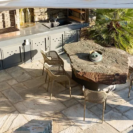 Blueros - Private 8-bedroom Estate With 100m Infinity Pool & Helipad, Syros * Mégas Yialós-Nítes