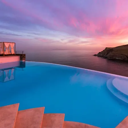 Blueros - Private 8-bedroom Estate With 100m Infinity Pool & Helipad, Syros וילה *