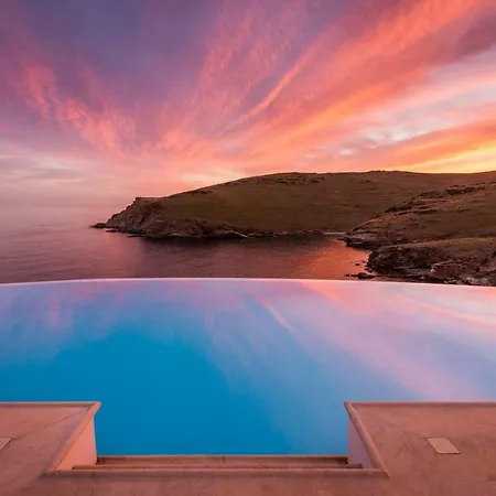 Blueros - Private 8-bedroom Estate With 100m Infinity Pool & Helipad, Syros Mégas Yialós-Nítes