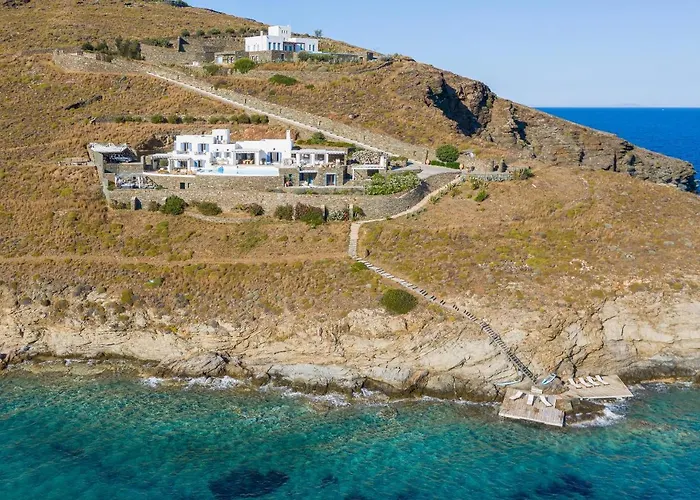 Blueros Luxury Villa *